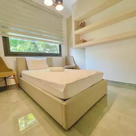 Stavri De'lux Ларнака